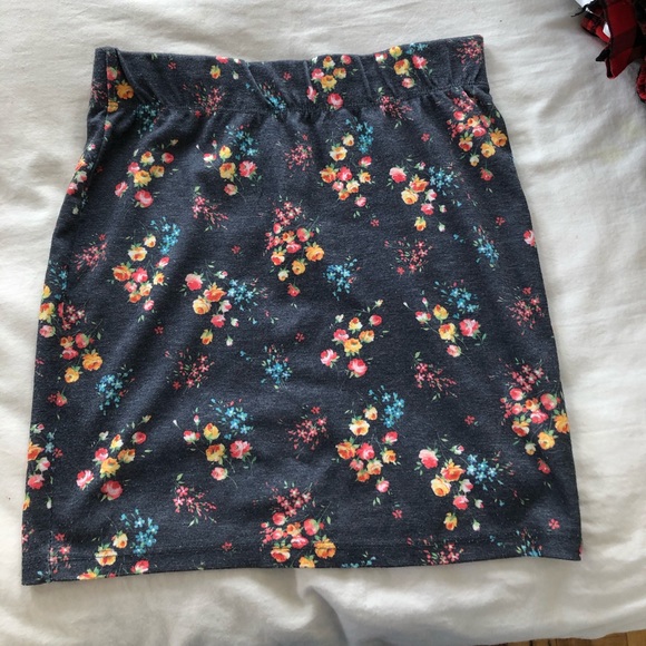 Skirt - Picture 2 of 2
